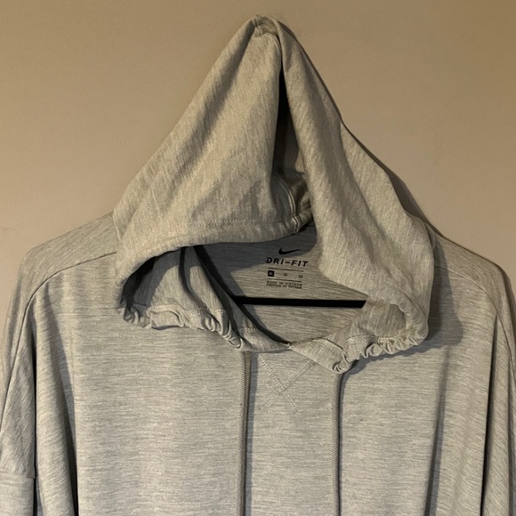 Nike Dri-FIT Light Gray women’s long sleeve hooded shirt Sz XL - Picture 3 of 6